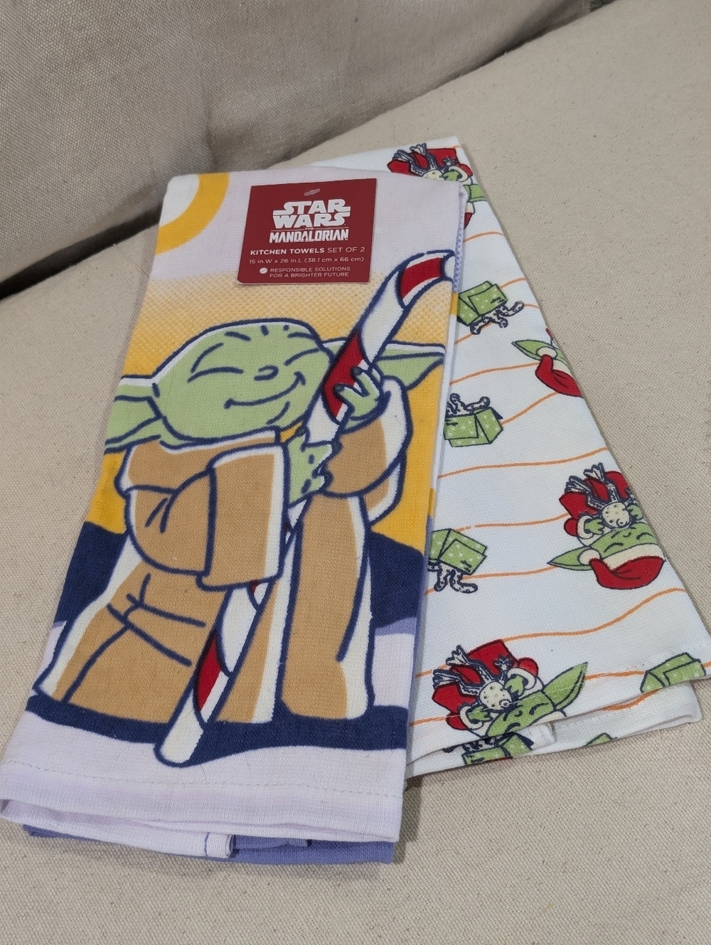 NWT Star Wars The Mandalorian Christmas Holiday Kitchen Towels 2 pack Yoda